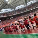 新潟県内のひとり親世帯の子ども達と一緒にハーフタイムに場内一周を実施いたしました。