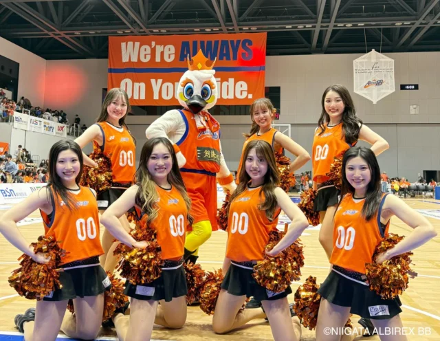 🏀
WIN!
84-62

2025-26 season
vs三重
第28節GAME 2
アルファスグループサンクスデー

今シーズンホーム最終戦
最後まで熱い熱いブーストを
ありがとうございました🔥

プレイオフは
アオーレであおうれ！
（みんなの願い✨）

We 're Always 
On Your Side.

Let's  go❗️
ALBIREX BB🔥

#アオーレ長岡
#albirexbb 
#albirexcheerleaders