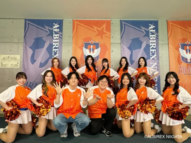 ⚽️
WIN!
1-0

明治安田J2・J3百年構想リーグ　
WEST-Aグループ　
第11節vs FC今治
法人設立30周年記念試合
JRA新潟競馬場サンクスデー

本日も熱い応援をありがとうございました🔥

✨スペシャルゲスト
タイムマシーン3号さんには
ミヨッテステージや
スタジアム内をたくさん盛り上げていただきました‼️
@yamamoto.tm3  さん
@seki.tm3  さん
本当にありがとうございました。

次回ホームゲームは
4月25日（土）FC大阪戦
14:00キックオフ
@denka_bigswan_stadium 
でお会いしましょう！

Let's Go! ALBIREX!!

#albirexniigata
#アイシテルニイガタ
#albirexcheerleaders