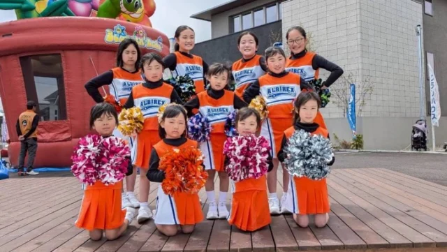 . 
.
.

𝙰𝚕𝚋𝚒𝚛𝚎𝚡 𝙲𝚑𝚎𝚎𝚛𝚕𝚎𝚊𝚍𝚎𝚛𝚜 𝚂𝚌𝚑𝚘𝚘𝚕
⋆*🧡アルビレックスチアリーダーズスクール💙⋆* 

2026.04.18
家フェス！
＠上越パティオ住宅公園

気持ちの良い晴れ空の下、元気いっぱい出演して参りました☘️
ご観覧くださいました皆様、ありがとうございました🌸

*・。*・。*・。*・。*・。*・。*・。

只今、春のスクールキャンペーン実施中☘️

3月1日〜4月末までのご入会で
素敵な特典をプレゼント🎁✨

詳しくはHPをご覧ください🌟

#チアダンス #上越パティオ #school
#新潟 #niigata 
.
.