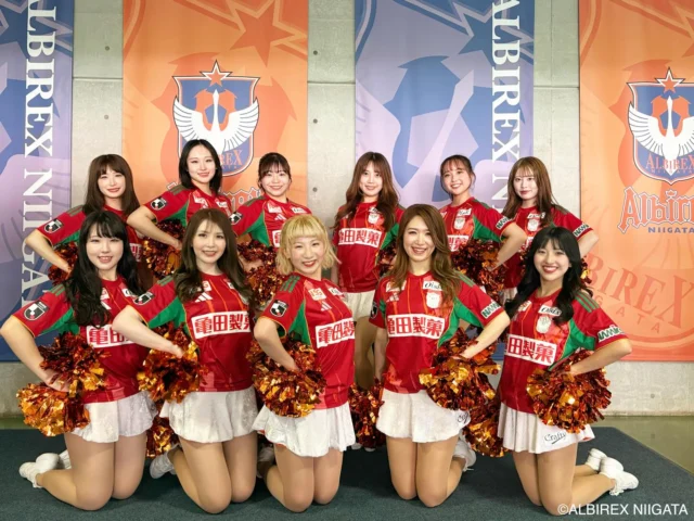 ⚽️
WIN!
1-0

明治安田J2・J3百年構想リーグ　
WEST-Aグループ　
第15節vs 徳島
@echigoyakuso 

越後薬草🌿サンクスデー

本日も熱い熱い応援を
ありがとうございました🔥

次回ホームゲームは
5月16日（土）奈良戦
14:00キックオフ
@denka_bigswan_stadium 
でお会いしましょう！

Let's Go! ALBIREX!!

#albirexniigata
#アイシテルニイガタ
#albirexcheerleaders