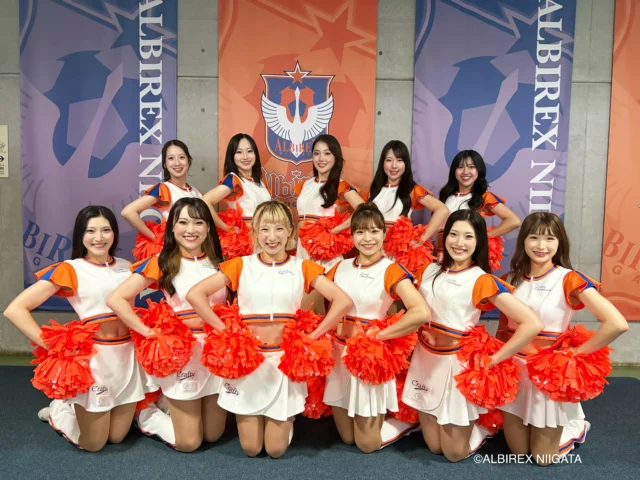 ⚽️
 VICTORY!! ✨
1-0

2026-27明治安田J2リーグ
第6節
vsモンテディオ山形

本日も最後まで熱い応援を
ありがとうございました🔥

@niigataalbirexbb_official 
@albirex_niigata_ladies 
の選手皆さまありがとうございました！
今シーズンもよろしくお願いいたします。
お写真光栄です✨

そして、ジュニアチア、スクール生のみんな
元気いっぱいのパフォーマンスありがとうございました！

🗓️ NEXT HOME GAME
9月19日（土）
🆚磐田　19時KO

Let’s Go❗️
ALBIREX‼️

#albirex #albirexniigata #アルビレックス新潟 #albirexcheerleaders #アルビチア