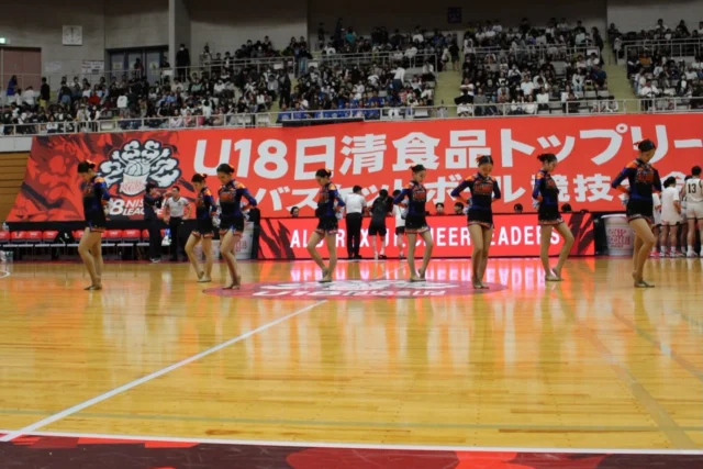 .
.
.
2026.09.26 (Sat)

バスケットボールのU18世代の全国リーグ🏀

新潟市東総合スポーツセンターで開催され
会場は全国各地からたくさんの方々が集まり、選手への熱い声援や熱気に包まれていましたね❣️

スポーツの種類は違えど
ジュニアチアメンバーと同世代の選手の皆さんが頑張る姿は
とても感動しました🥺✨

出演させていただきありがとうございました🍜🔥

#ジュニアチアリーダーズ #選抜メンバー
#日清トップリーグ
#新潟 #niigata
.
.