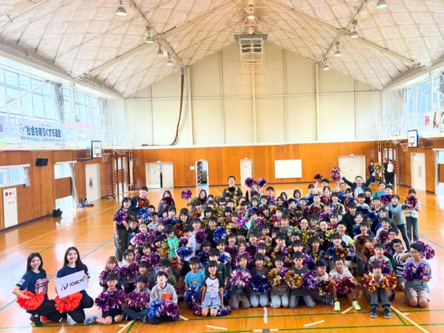 🏫

パートナーの
株式会社イデア様
日本赤十字社新潟県支部様
@nisseki_niigata の
ご協力のもと
@albcheer_chihana 
@albcheer_kanae 
の2名が
上越市立板倉小学校
上越市立妙高小学校へ訪問させていただき、チアダンス教室とメンバーのチア活動とお仕事との両立についてのお話をさせていただきました。

目の前のチャンスを逃さず、好きな事を続ける力と周りの人へワクワクを届ける力を身につけて豊かな学校生活となりますように✨

皆さんの元気いっぱいのダンス😊
最高でした‼️

また、お会いできる日を楽しみにしています。
ありがとうございました‼️

📸
掲載許可をいただきました際は
掲載させていただいております。

#イデア 様
#日本赤十字社新潟県支部 様
#アルビチア