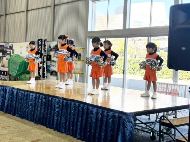 .
.
.
2026.10.18(Sun)

ママカフェマルシェ☺️🧡

#アルビレックスチアリーダーズスクール
#アルビレックス
#ママカフェマルシェ
#万代島多目的広場
.
.