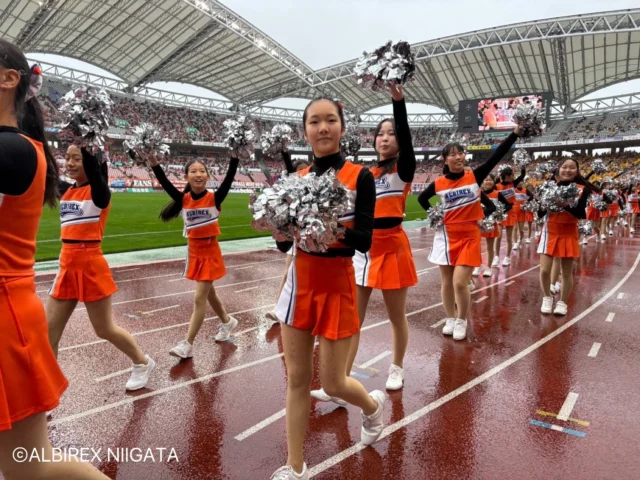 .
.
.
2026.10.25 (Sun)

アルビレックス新潟🦢🌾
VS
ベガルタ仙台🎋🌟

2-1
VICTORY👑🔥

#アルビレックス #アルビ
#albirex #新潟
#アルビレックスチアリーダーズスクール