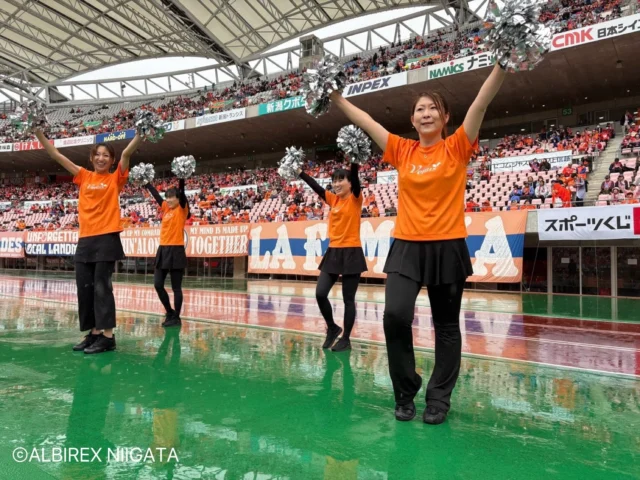 .
.
.
2026.10.25 (Sun)

アルビレックス新潟🦢🌾
VS
ベガルタ仙台🎋🌟

2-1
VICTORY👑🔥

#アルビレックス #アルビ
#albirex #新潟
#アルビレックスチアリーダーズスクール